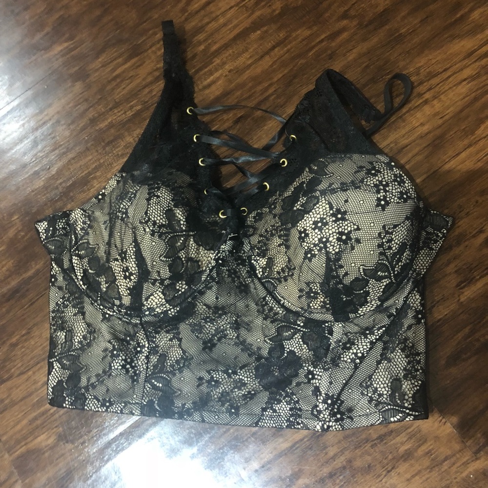 Lacy zipper corset